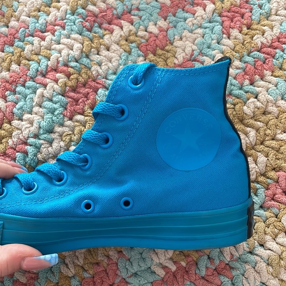 SPECIAL EDITION OPI CONVERSE - Picture 3 of 3